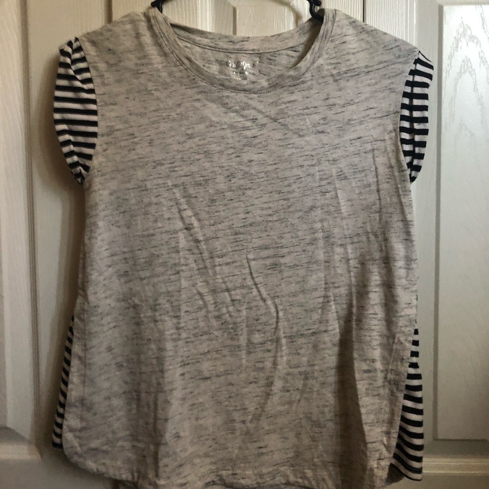 White tee w/black streaks + black & white stripes